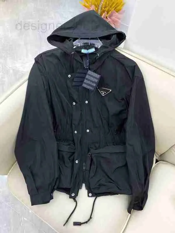 女性用ジャケットデザイナー2023男性女性デザイナーナイロンメタルトライアングルラベルフード付き太陽保護服の男ファッションストリートウェアブラックS-L iw7o