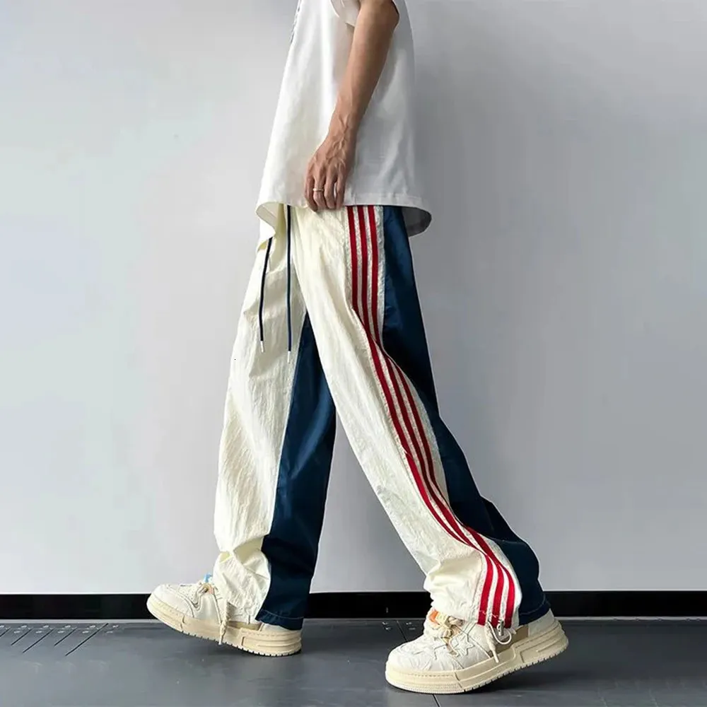 Pants with vertical lines top