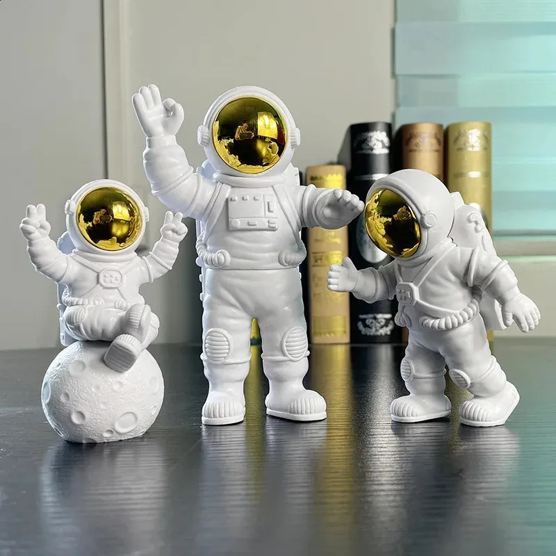 Decorative Objects Figurines 3Pcs Creative Resin Astronaut Ornament Figure Statue Spaceman Desktop Decor Modeling Kids Gift Home Decoration 231118