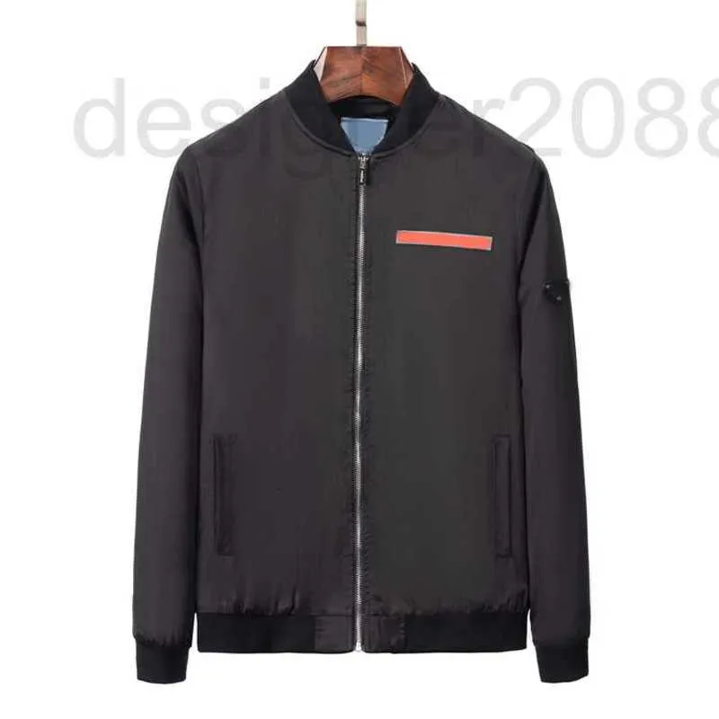 Erkek Ceketler Tasarımcı Klasik Parkas Ceketler Üçgen Kırmızı Etiket Mektup Katlar P Silikon Rozeti Rüzgar Geçirmez M-3XL Siyah 7ZCD