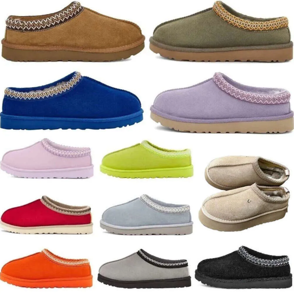 2023 Snöstövlar Kvinnor Casual Shoes Slipper Braid Comfy Uggsity Australia Booties Suedes Sheepskin Pälsfodrad glider Vinter svart kastanj Portabilitet 623ess Hhty