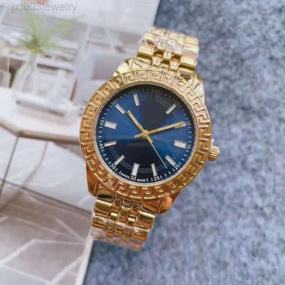 Projektant Vercace Watch Versage Watch Man Luksurious Tiktok Live Broadcast Sizhe Quartz Steel Band Watch z różnymi stylami i małą ilością