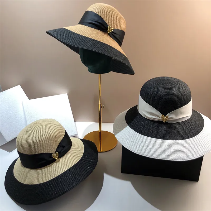 Retro Hepburn Beach Hat Love Big Eave Strohhut Sommer farblich passender Sonnenhut für Frauen