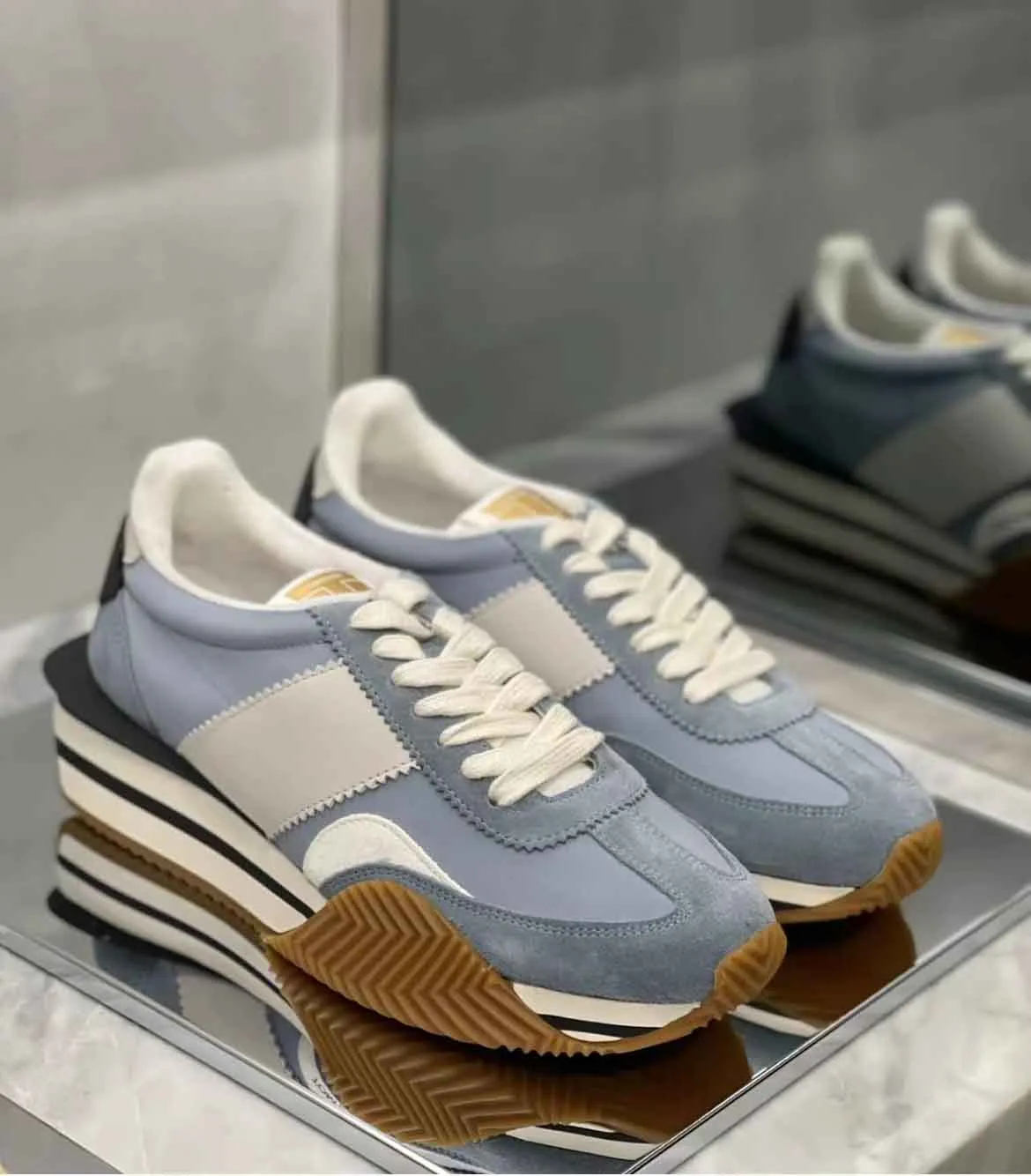 Elegancka marka James Sneaker Shoes Men Stripe Stripe Zamię nylonową deskorolkę Chunky gumowy biegacz Tom Fords Platform