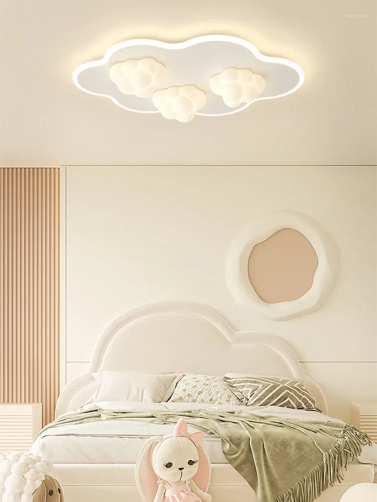 Luzes de teto simples lâmpada LED tipo nuvem é usada para sala de jantar quarto corredor cozinha branco controle remoto de 3 cores decoração de casa