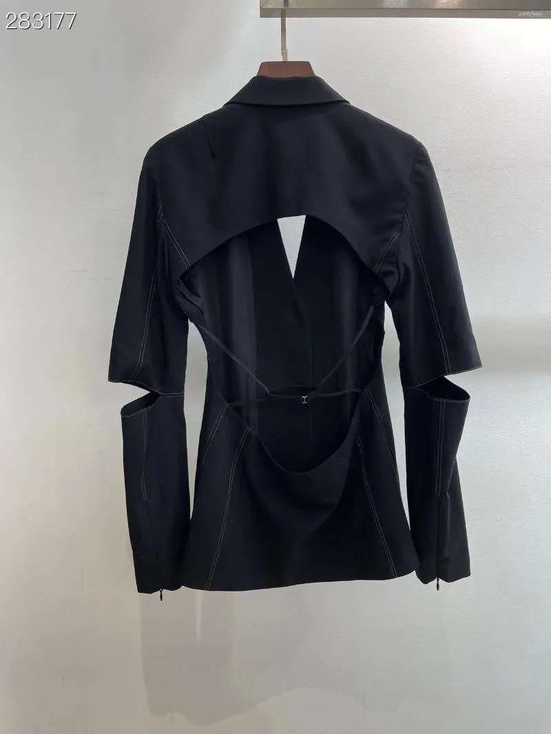 Giacche da donna Fyion 2023 Runway Nero Manica lunga monopetto Raccogliere Backless Blazer Donna Solid Slim Fashion Giacca elegante