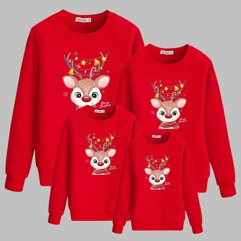 Family Matching Outfits YAGIMI Christmas Sweatshirt Cute Deer Print Xmas Sweaters Mother Father Daughter Son Outfit Couple Jersey Tops 231118