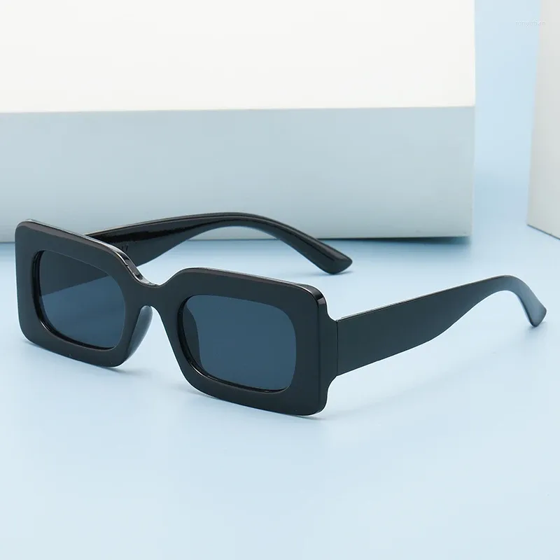 Lunettes De Soleil Femmes Vintage - Monture Monobloc, Verres Miroir Dégradé UV400 - Largeur Verres 60 Mm, Hauteur 55 Mm - 3