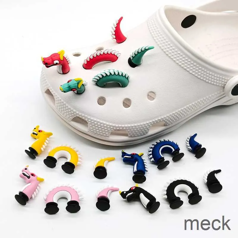 1Set Spoof Cartoon China Dragon PVC Hole Sharms Diy Funny Shoe Associory Fit Fit Croc Snake Decorations Buckle Gifts Esisex Gift