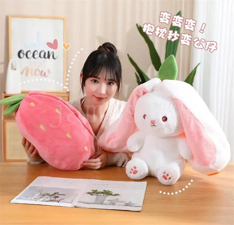 Creatief schattig fruittransformatie Bunny Plush Doll Kids cadeau gevulde aardbeien konijn wortel konijnen pluche speelgoed df196