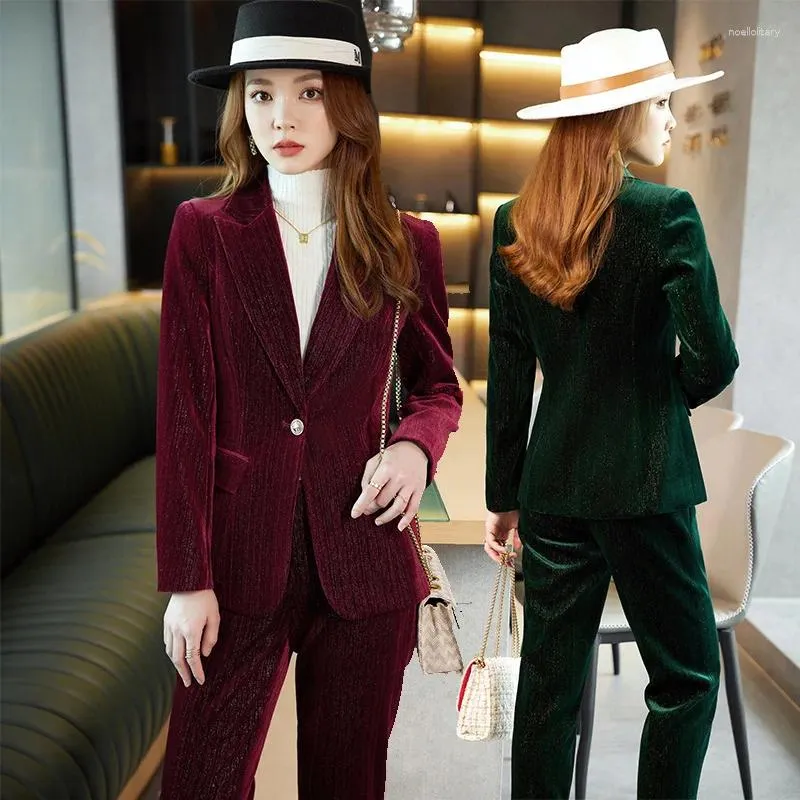 Kvinnors tvåbitar byxor pleuche kostym kappa kvinnors höst vinter mode västerländsk stil små arbetskläder