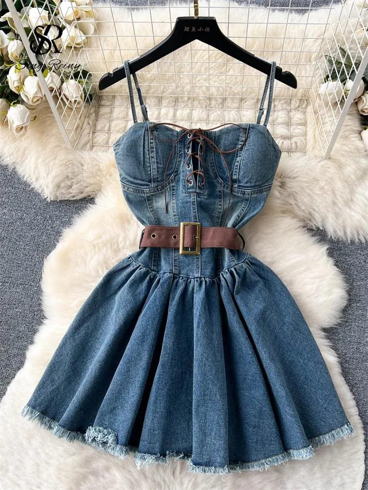 Casual Dresses Singreiny Fashion Streetwear Denim Dress Spaghetti Strap Cross Lace Up Belt Belt dragkedja veckade kvinnor American Vintage Mini