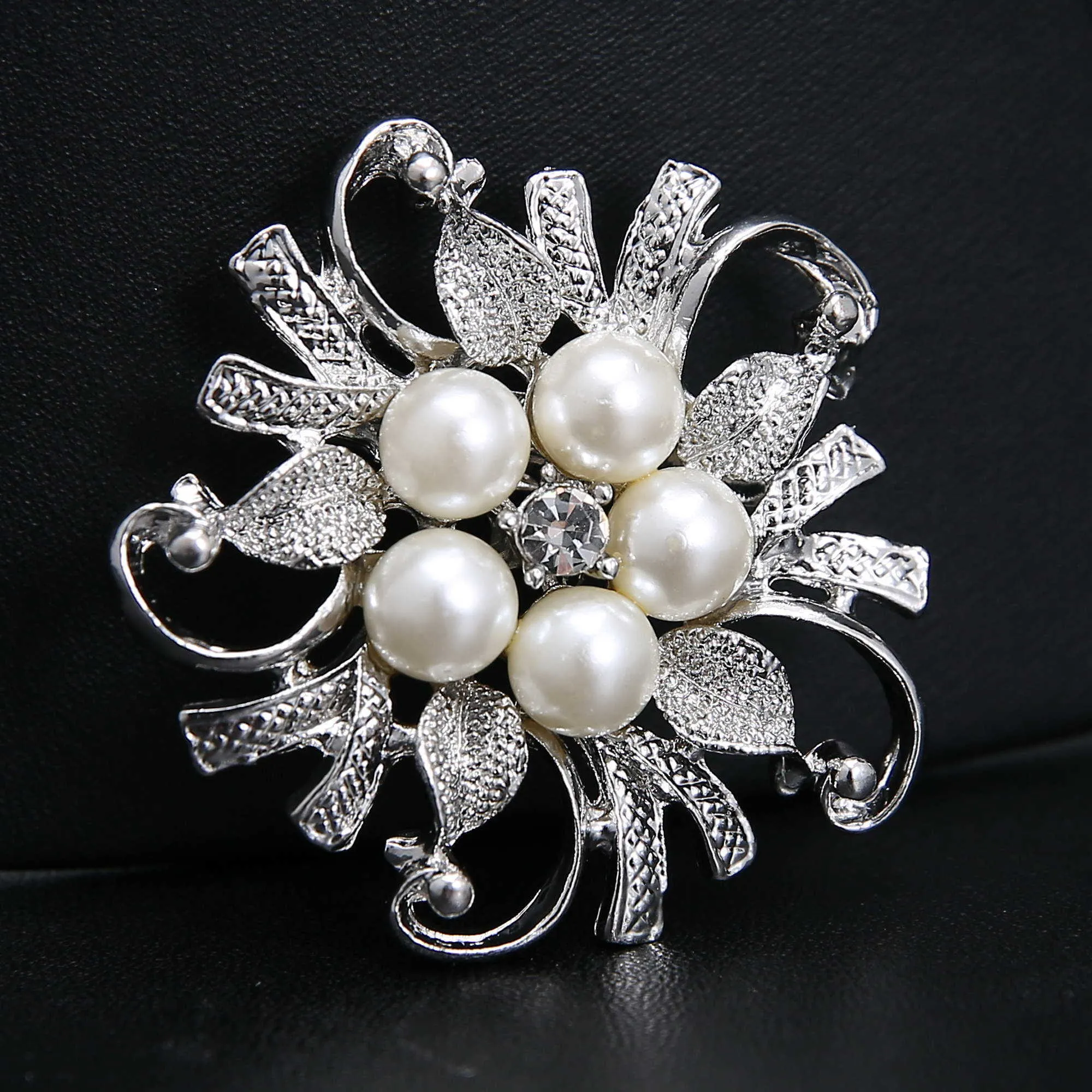 Pins Brooches Korean Fashion Silver Color Wedding Brooches Simulated Pearl Beads Brooch Flower Collar Dressing Hijab Pins Fashion Jewelry Gift Z0421