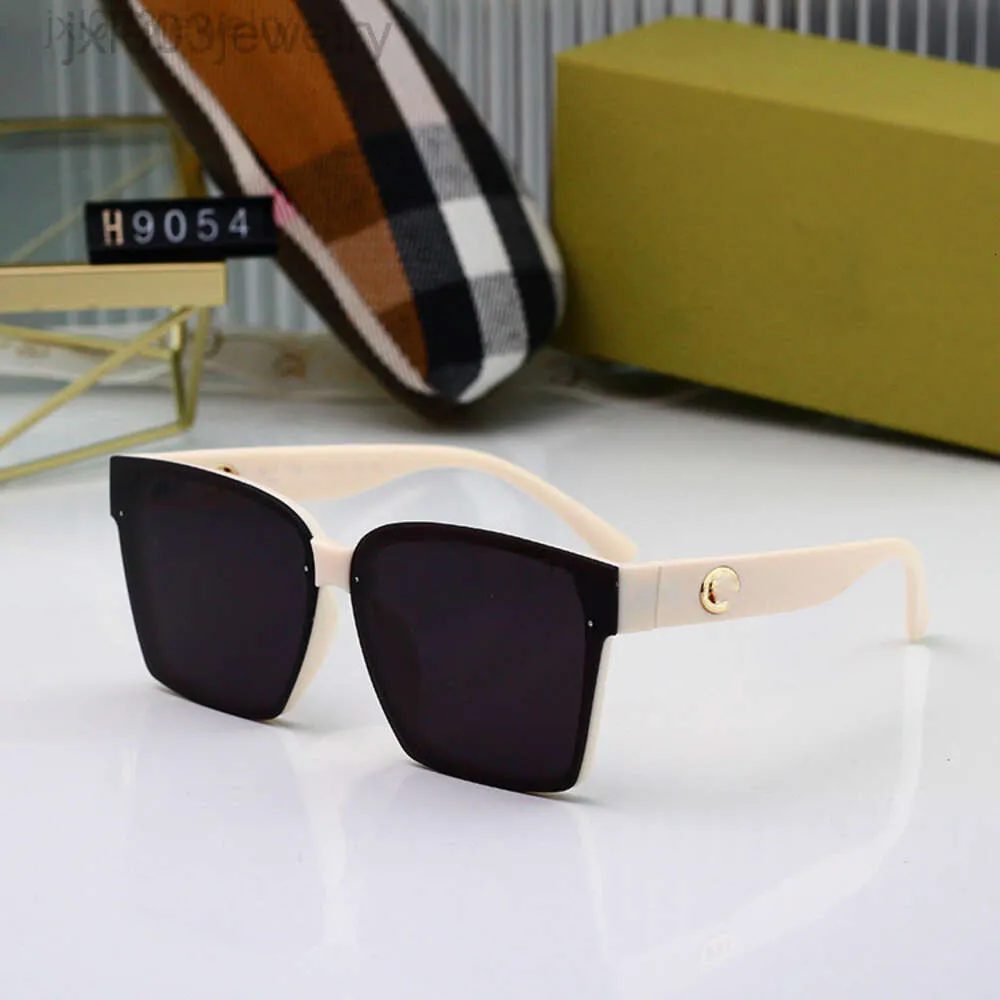 Projektant okulary przeciwsłoneczne dla kobiet męskie okulary przeciwsłoneczne 2023 Nowe okulary przeciwsłoneczne nylon tr damskie okulary przeciwsłoneczne Koreańska wersja Model ostre towary jazdy same proste