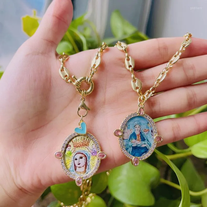 Anhänger Halsketten Zierliche Mode Vergoldetes Messing Jungfrau Maria Religiöser Kubikzirkon Die Wiege-Halskette der Jungfrau