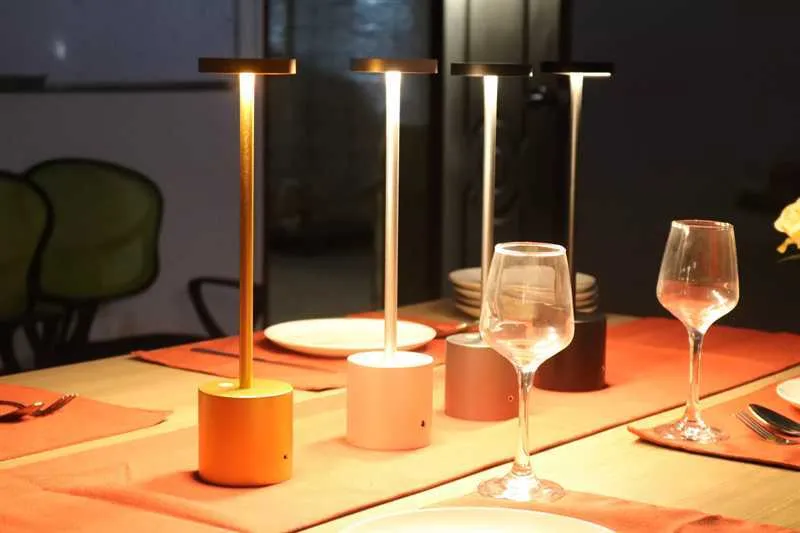 Aluminium LED Cordless Dining Table Rechargeable Table Lamp With