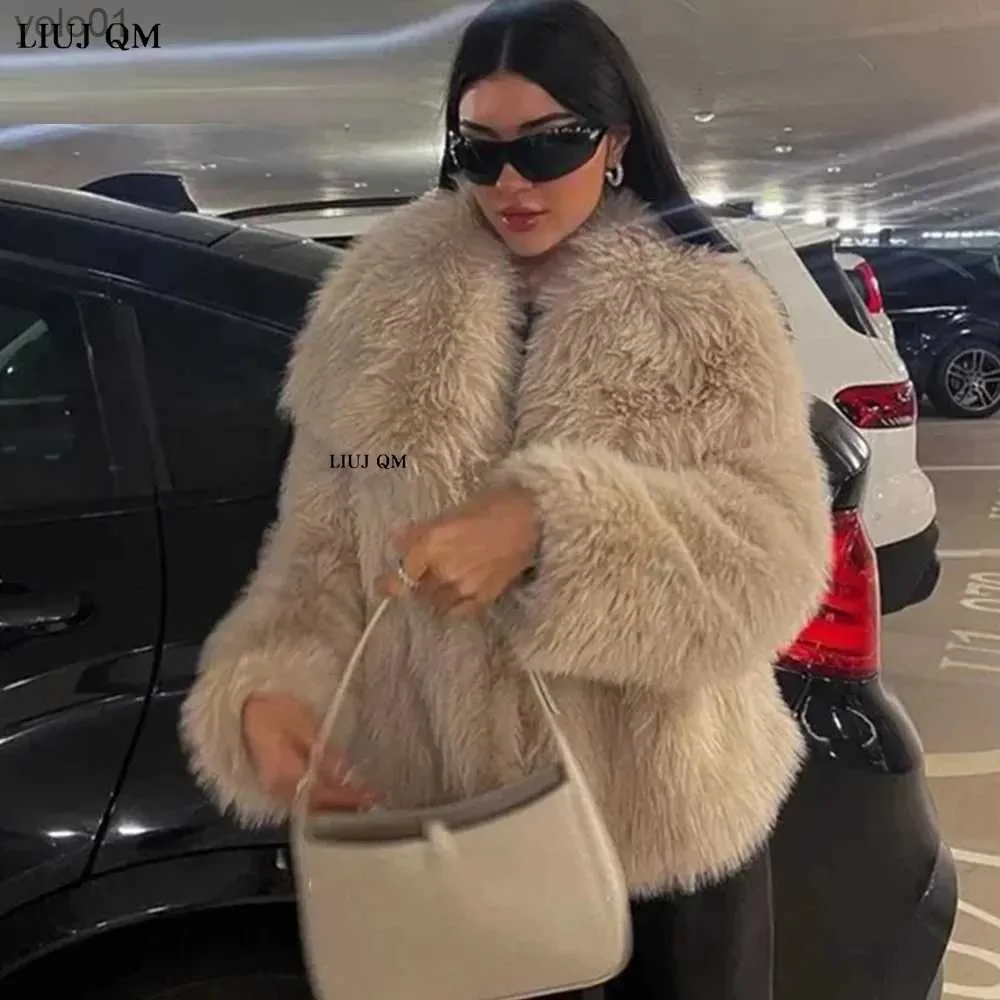 Fourrure femme Fausse fourrure mode fausse fourrure veste femmes hiver luxe Design grand col fourrure manteaux Cool filles recadrée en peluche pardessus 2023Fake Fur JL231121