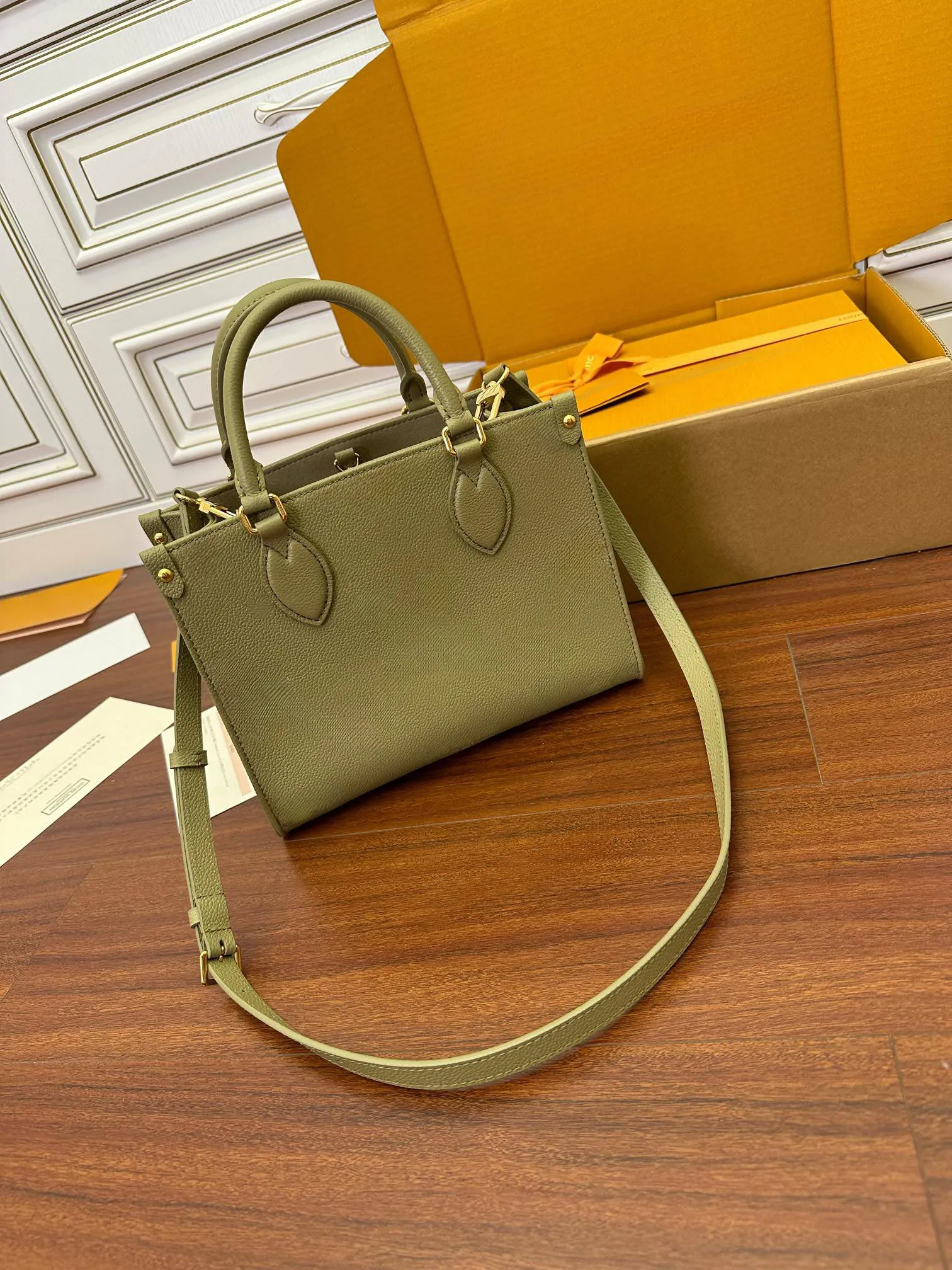 Classic 10A Mirror Quality Leather Crossbody tote Top Designer Hobo Bags women Luxury Brand Fashion Bucket Bag LUTTON bags of WOmen Green bag Large bag M46647