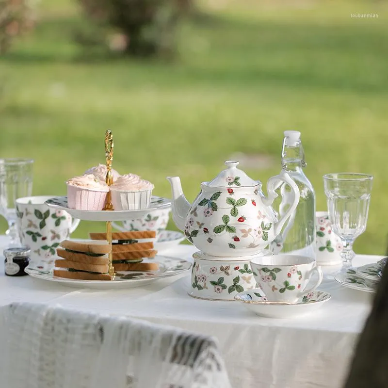Tazze di piattini in ceramica in porcellana di lusso tazza di caffè Fashio Tea Pot Colazione da campeggio Bellissima Caneca Ceramica.