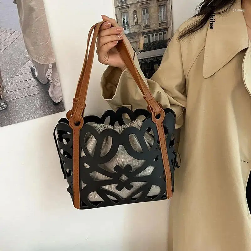 Shoulder Bags Hollow Bucket Black Tote Casual PU Leather Female Bag Versatile Hand Niche Design Brand Handbags For Women Domil