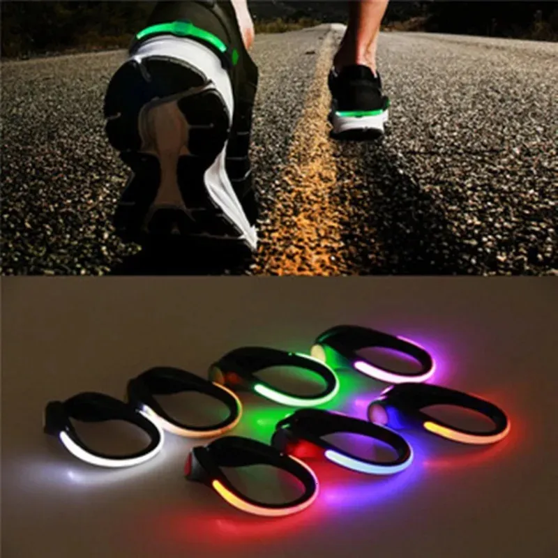 Accessori per parti di scarpe Luce da corsa per esterni Clip per scarpe illuminata a LED Avviso di sicurezza notturno Bicicletta sportiva lampeggiante luminosa 231121