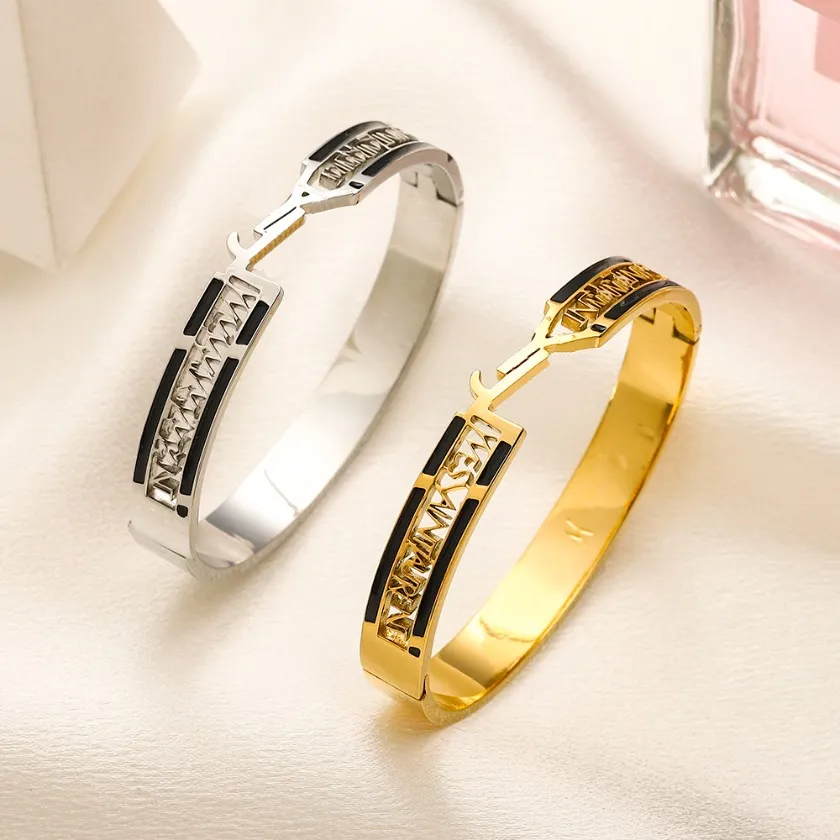 Klassiskt designermärke Bangle High Quality Wedding Love Bangle rostfritt stål Butiksmyckesdesign för kvinnor Jularmband 925 Silver smycken