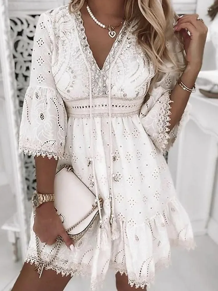 Robes décontractées robe en dentelle blanche Femme V Neck Up Female Patchwork Three Quarter Sleeve Vacation Beach Ladies A-Line Party