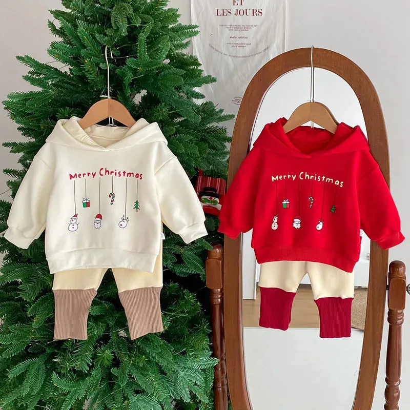 Kläduppsättningar år spädbarn baby flickor pojkar kläder set jul småbarn baby pojkar tjej kläder kostym huva plysch pullover tecknad tryck 231120