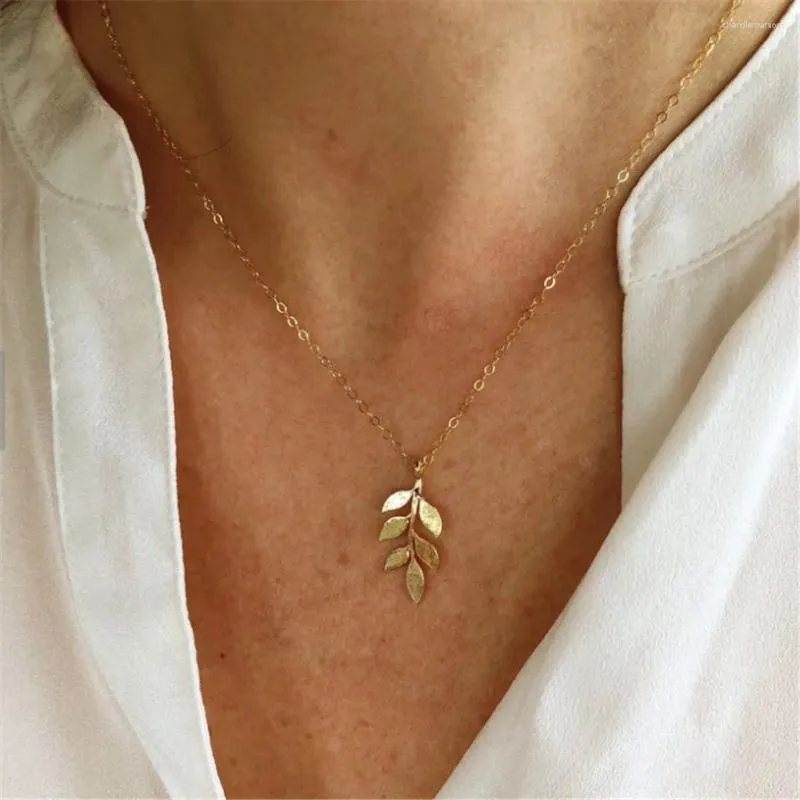 Chaînes Feuille Pendentif Long Collier Rétro Tempérament Tendance Clavicule Chaîne Pour Femmes Tout Tour De Cou Vintage