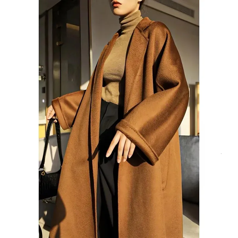 Women's Wool Blends 2023 AutumnWinter Coat Water Corrugated Long Big Pocket Cashmere 231120