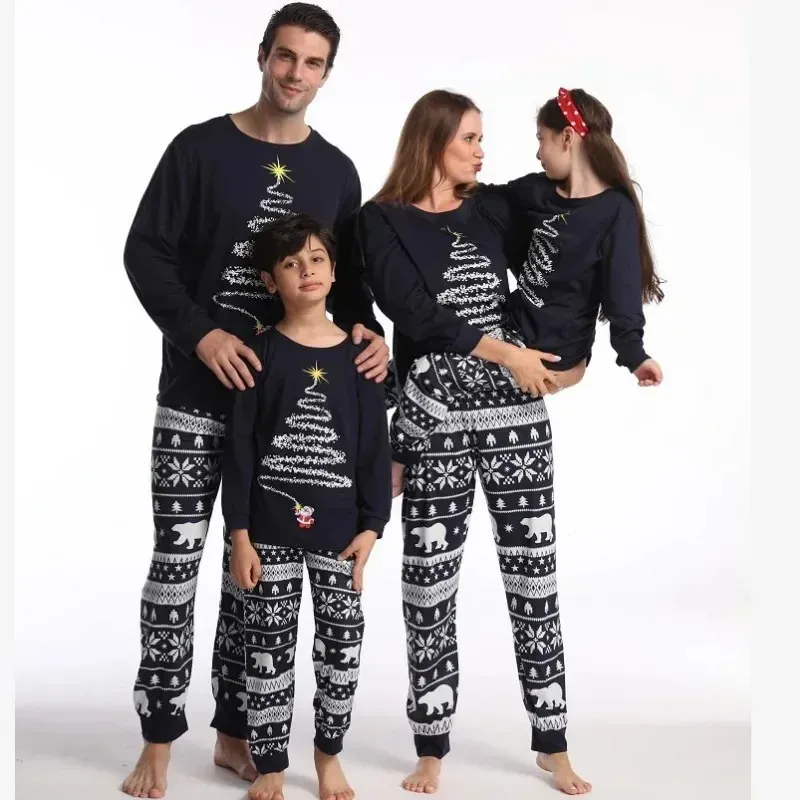 Abiti coordinati per la famiglia Buon Natale Abiti coordinati per la famiglia Pigiami Set Papà Mamma Bambini Indumenti da notte per neonati Pantaloni blu scuro Camicie Pagliaccetti Regali di Natale 231121