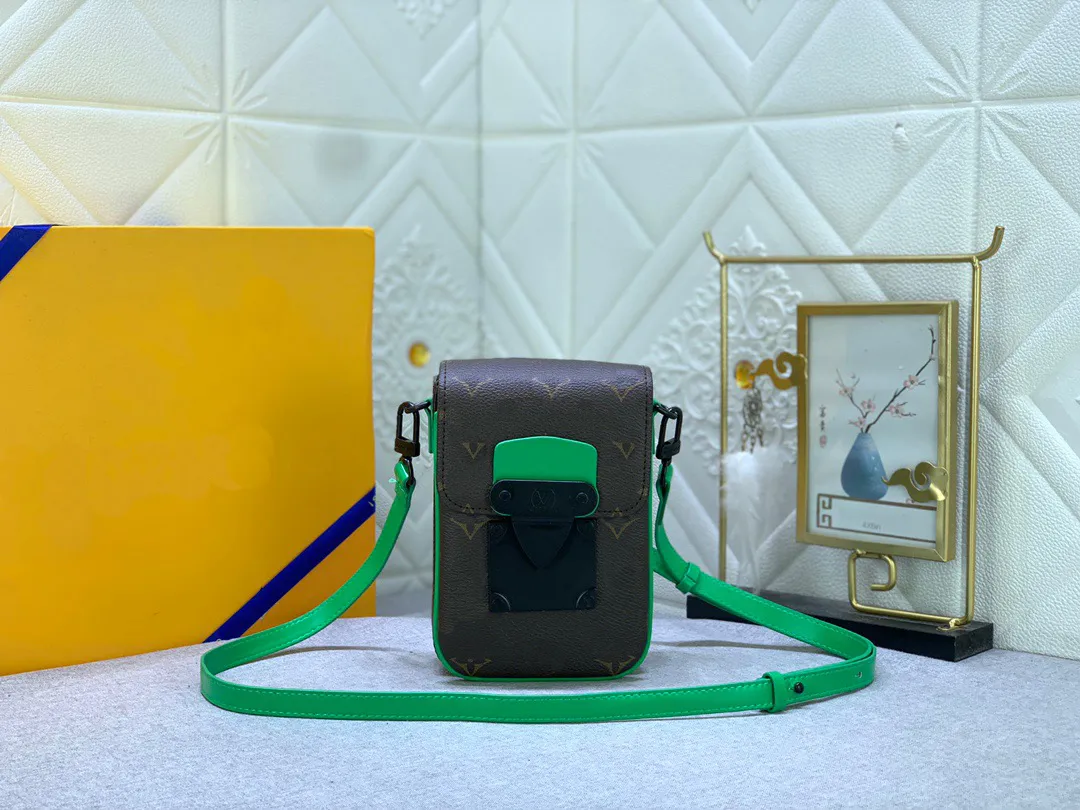 Chic Envelope Crossbody Bag - Mini Shoulder Bag & Wallet  display picture 2