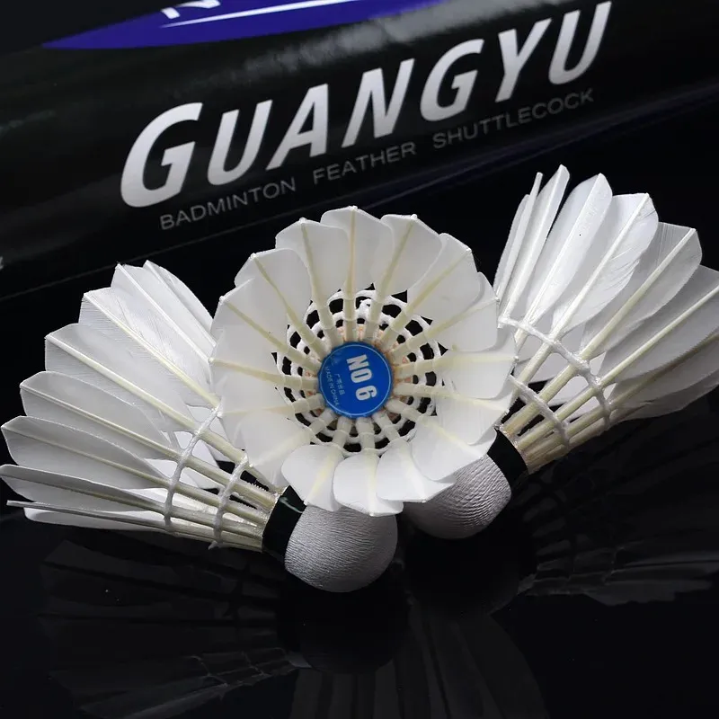 Badminton Shuttlecocks Guangyu Badminton Shuttlecock 12 PCS Duck Feather ALLA RUND STURTLECOCK GODT SKALA OCH FLIGHT PRISPUNTLE COCK 231120