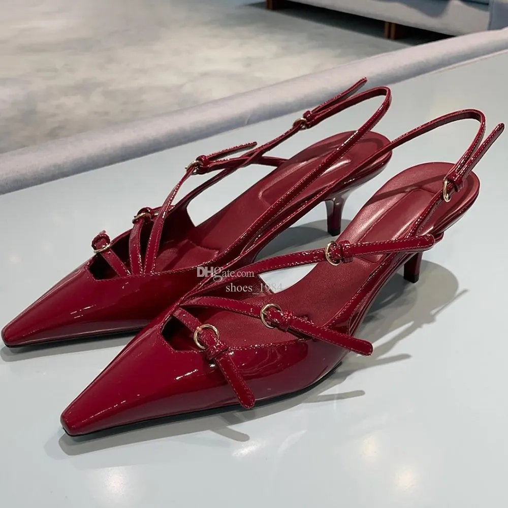 Borgoña Patente para mujer de tacón bajo Leathe Slingback está decorado con zapatos de vestir de lujo de diseño de lujo.