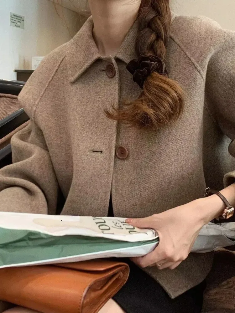 Wełniane mieszanki damskiej krótka kurtka zimowa lapowa pojedyncza piersi wełniane wełniane odzież wierzche wierzchołki stylowe 2023 231120
