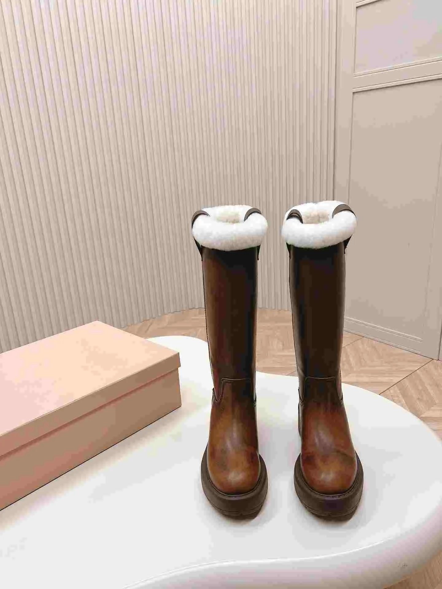 Vintage round head martin clearance boots
