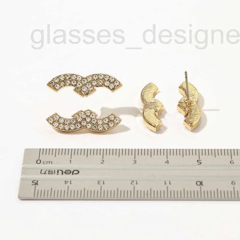 Orecchini con perno di lusso in oro 18 carati Orecchini con diamanti per donna 2023 Nuovo design per regalo di famiglia in acciaio inossidabile all'ingrosso ZG1271 RAJX