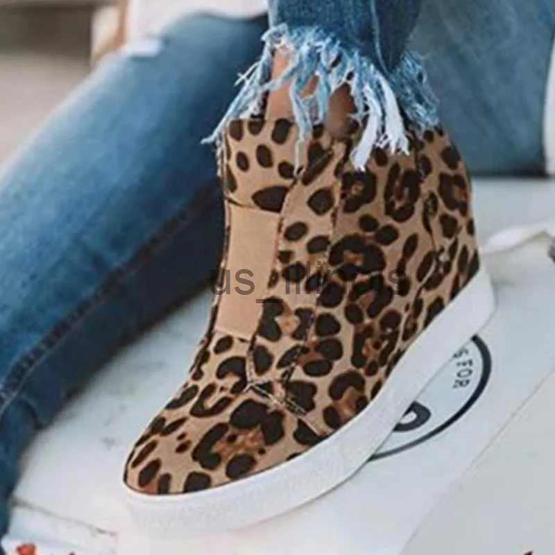 Модельные туфли Женские кроссовки на танкетке Осенние леопардовые принты на боковой молнии Вулканизированные туфли с круглой головкой Повседневные уличные удобные туфли на плоской подошве Sapatos Femininas J231121