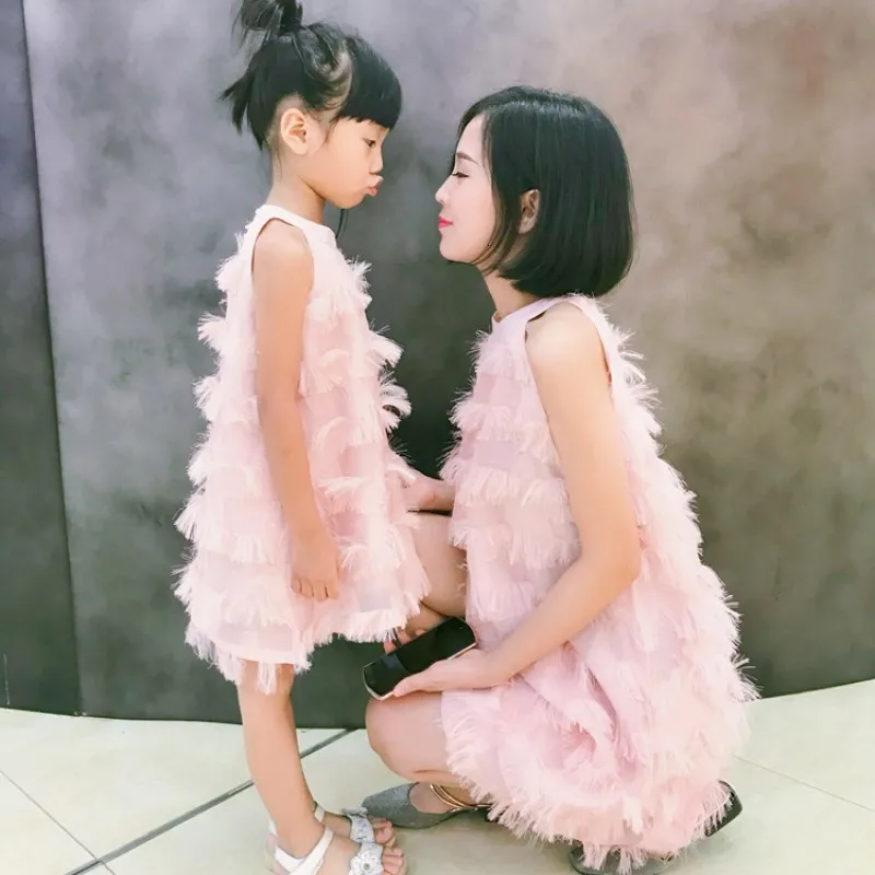 Family Matching Outfits Mother Daughter Dress for Summer Holiday Family Matching Outfit Clothes Children Pink Tassel Dress for Birthday Women Dress 230421