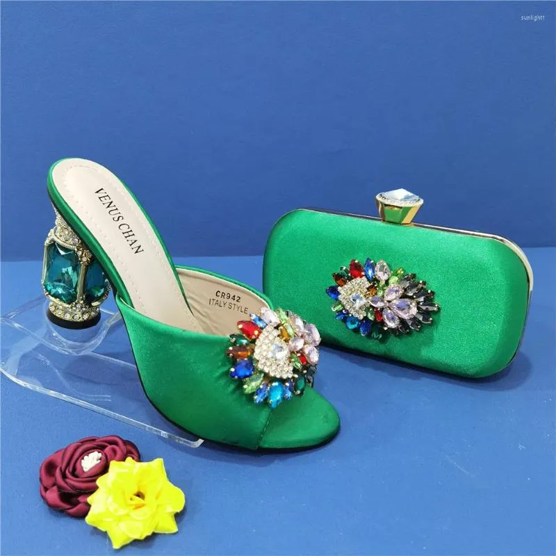 Платье обуви Африканский набор 2023 EST Party Ladies и сумка с полной алмазной бабочки в зеленом цвете