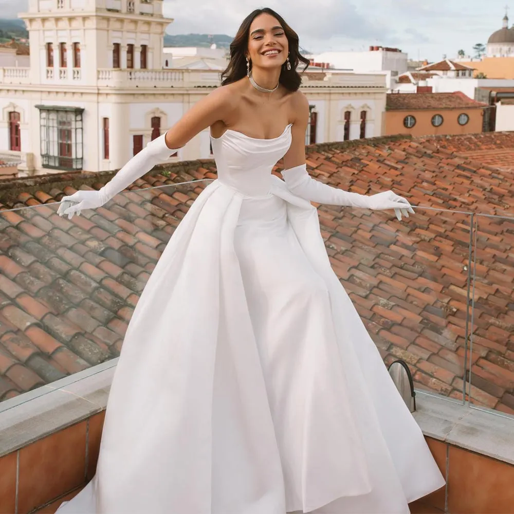 Stylish Overskirt Wedding Dresses With Detachable Train Strapless Neckline Bridal Gowns A Line Covered Buttons Back Satin Vestido De Novia