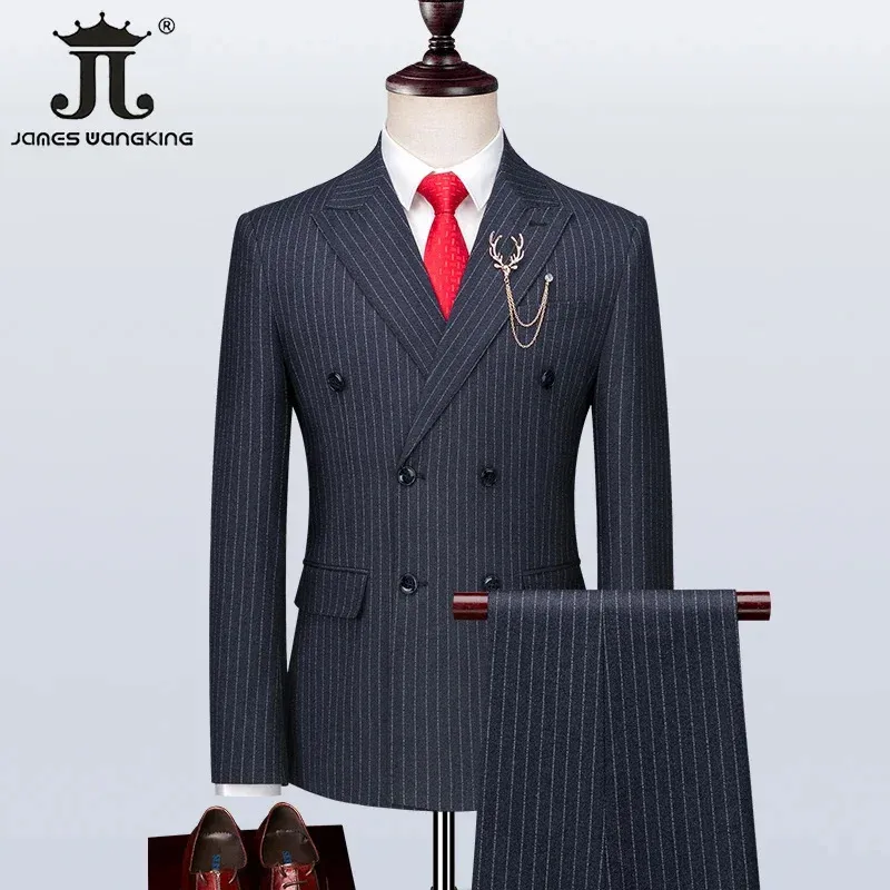 Męskie garnitury Blazers S 7xl Blazer Vest Pants Pionowe paski podwójnie piersi brytyjski styl Groom Wedding Party Business Tuxedo 231120