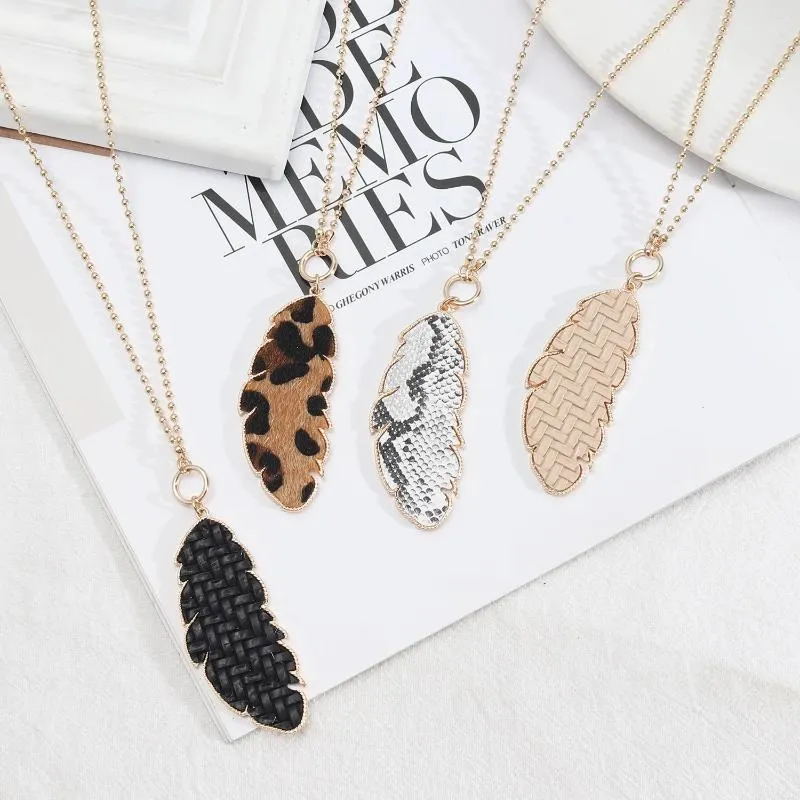 Pendant Necklaces Snakeskin Leopard Leather Feather Long Chain For Women