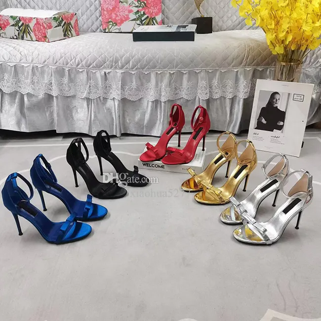 Populära modehöga häl sandaler lyxiga designer skor klär klassisk kvinnors högklackade bröllopsfestskor. Storlekar 35-43. Med låda