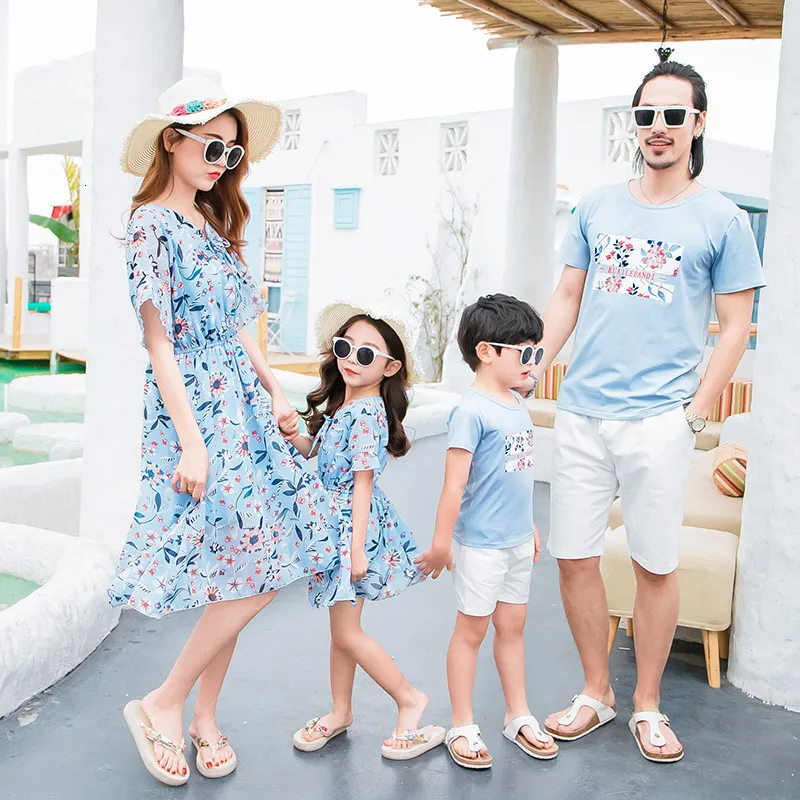 Family Matching Outfits Summer Family Matching Outfits Mother Daughter Dresses Family Look Dad and Son T shirt Shorts Holiday Matching Couple Clothes