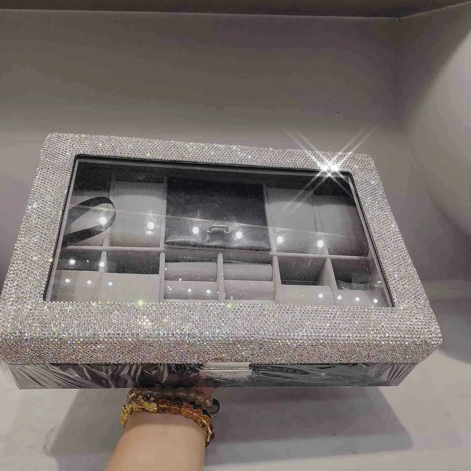 Jewelry Boxes Sparkling Diamond Luxury Jewelry Packaging 8 Grid Watch 2 Grid Ring Storage Box PU Leather Jewlery Organizer Watch Box White 231120