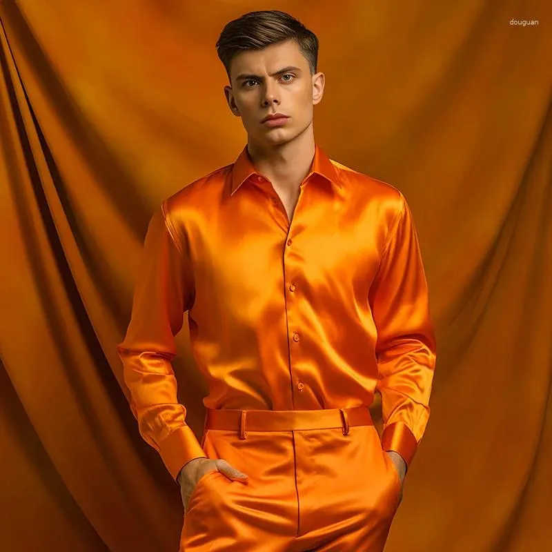 Mäns casual skjortor orange siden satin skjorta för män märke män klänning smal fit camisas de hombre fest dans scen kostymer kemis