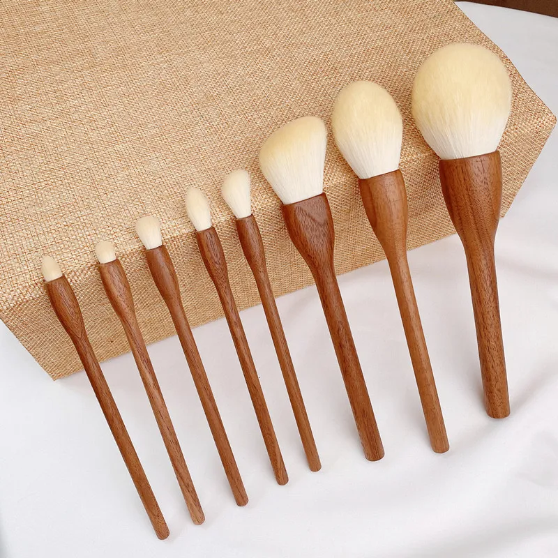 Makeup Tools Walnut Brushes Set High Quality Cosmetic Powder Blush Foundation Sculpting Eyeshadow Smudge Brush Wood Handle 230421