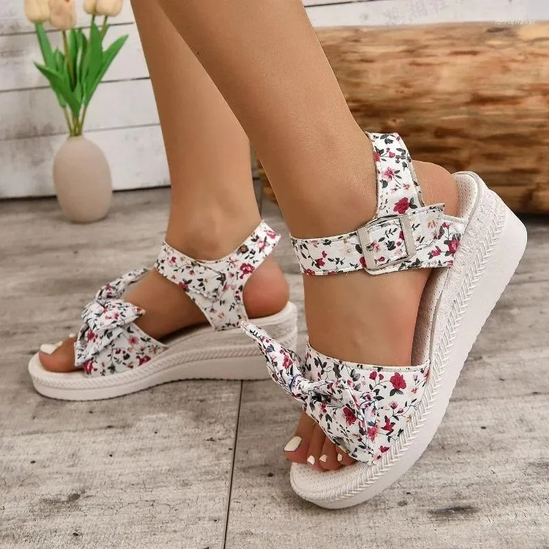 Sandaler Kvinnors avslappnade högklackade sommar Summer Plus Size Ladies Shoes Bowknot Öppen Toe Ankel Strap Platform för kvinnor