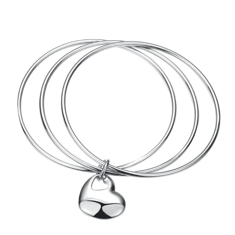 Bangle Elegant Heart Pendant Triple-Chain Armband 6,5 cm diameter silver pläterat för Lady B175